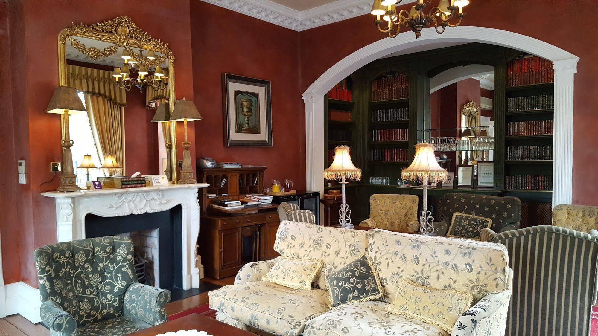 Butlers Townhouse Hotel Dublin Exterior photo